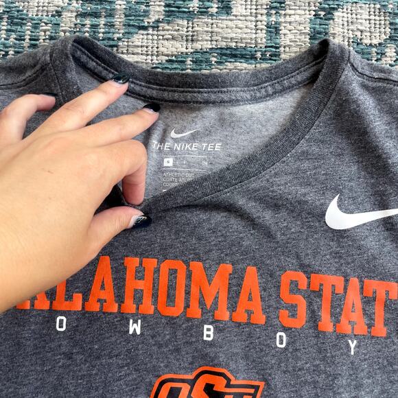 Men's Nike The Nike Tee Oklahoma State Cowboys Athletic T-Shirt - Size S - Picture 3 of 8